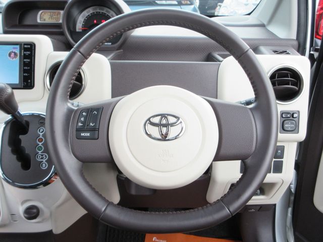 TOYOTA PORTE 2014