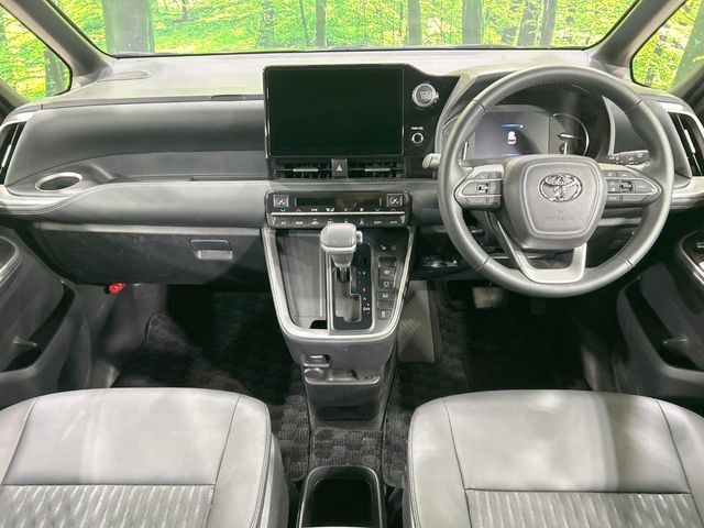 TOYOTA NOAH 2023