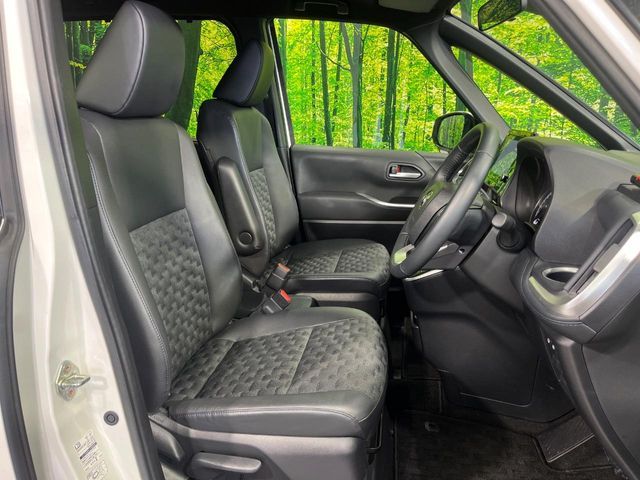 TOYOTA VOXY 4WD 2024