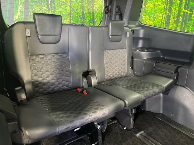 TOYOTA VOXY 4WD 2024