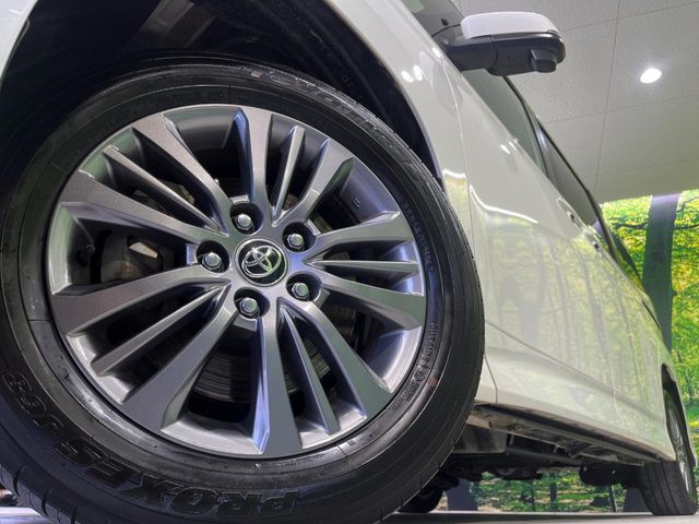 TOYOTA VOXY 4WD 2024