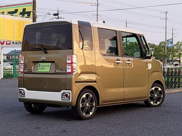 DAIHATSU WAKE 2014