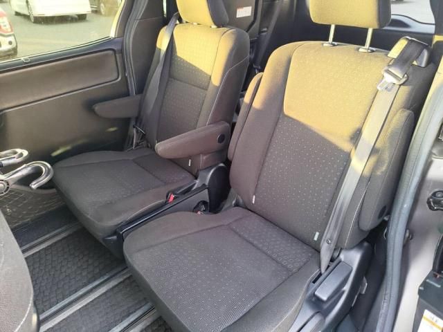 TOYOTA VOXY HYBRID 2017