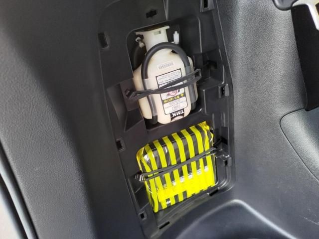 TOYOTA VOXY HYBRID 2017