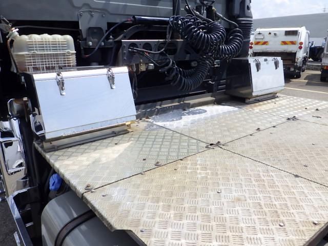 NISSAN DIESEL Quon 2019