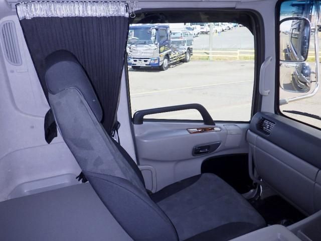 NISSAN DIESEL Quon 2019