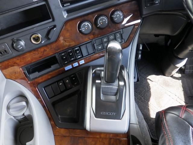 NISSAN DIESEL Quon 2019