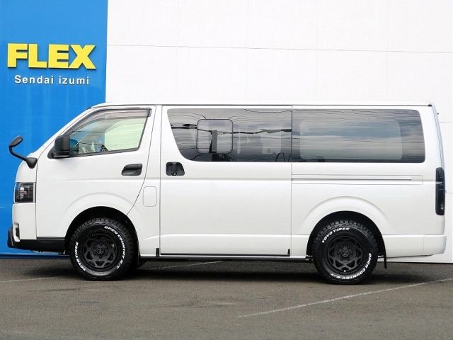 TOYOTA HIACE van 4WD 2023