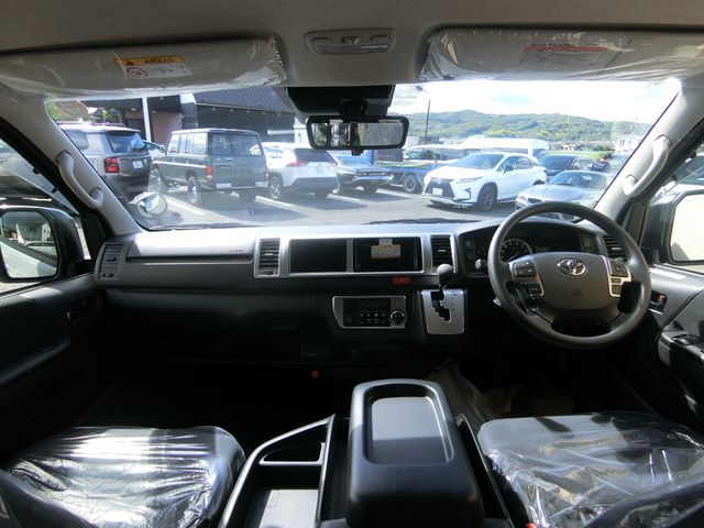 TOYOTA HIACE van 2WD 2025