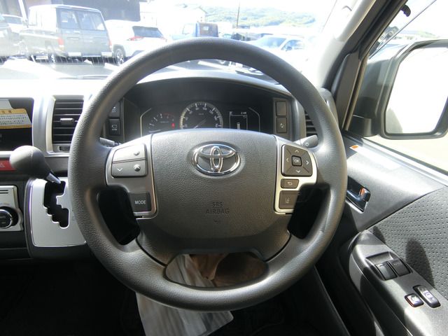 TOYOTA HIACE van 2WD 2025