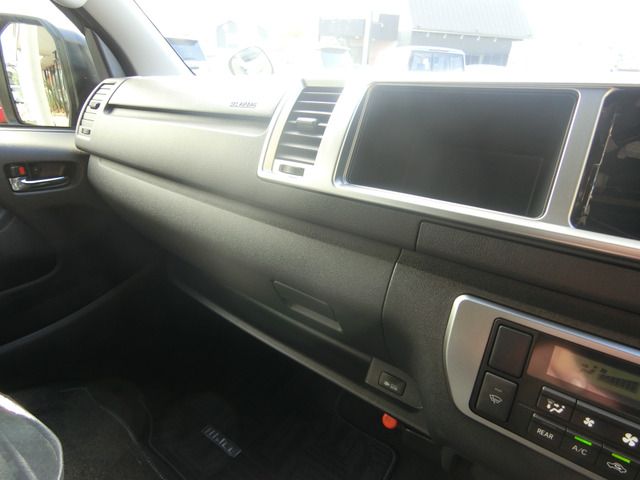 TOYOTA HIACE van 2WD 2025