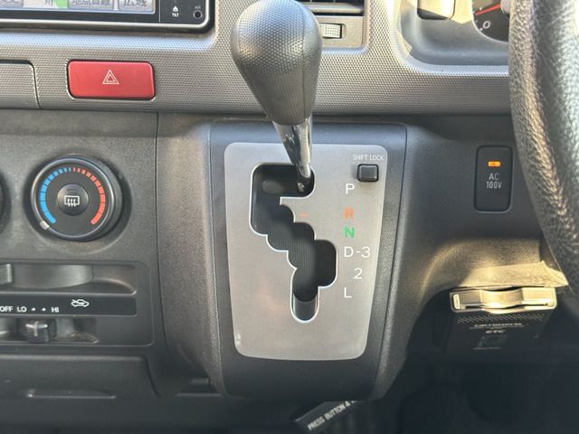 TOYOTA HIACE van 4WD 2005