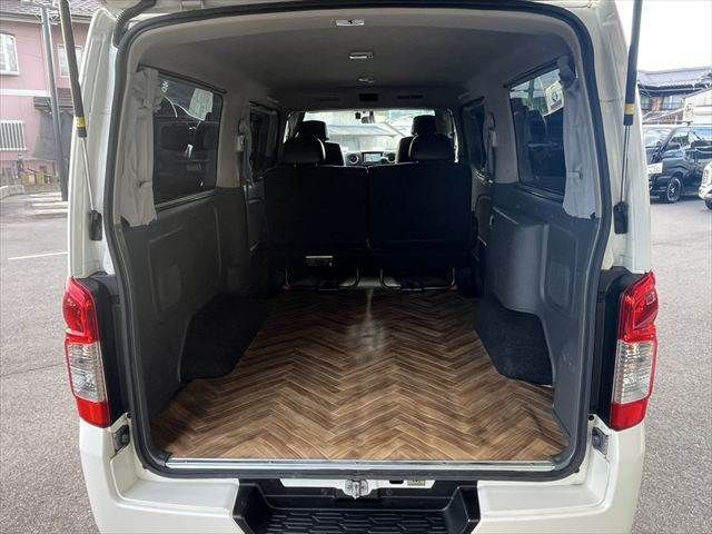 NISSAN NV350 CARAVAN 2017