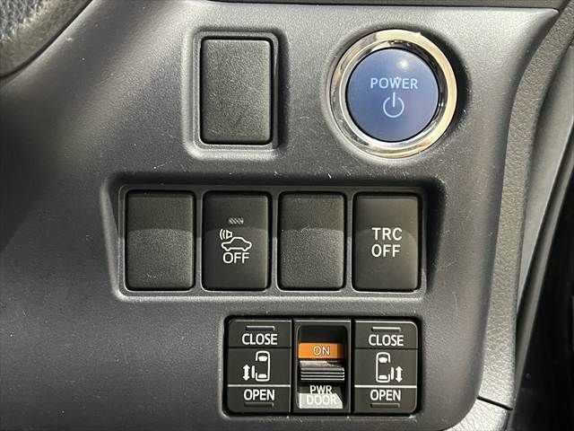 TOYOTA VOXY HYBRID 2014