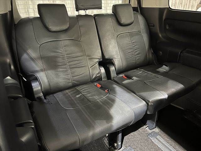 TOYOTA VOXY HYBRID 2014