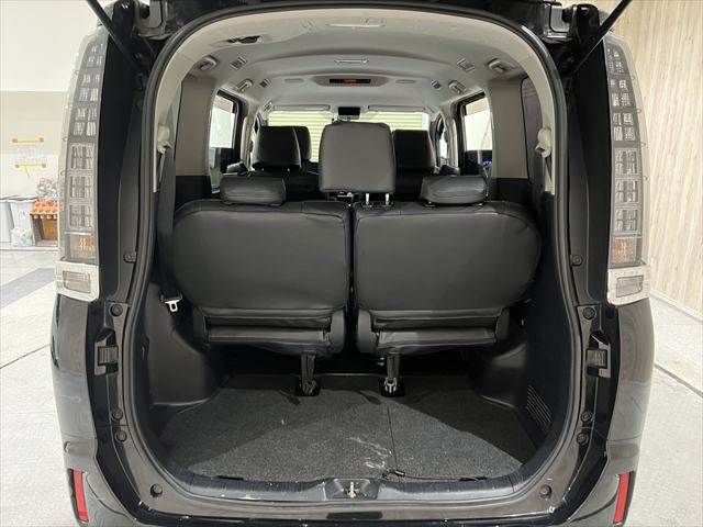 TOYOTA VOXY HYBRID 2014