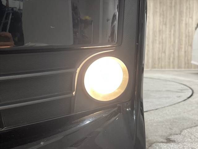 TOYOTA VOXY HYBRID 2014