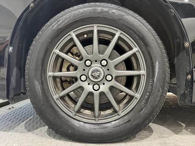 TOYOTA VOXY HYBRID 2014