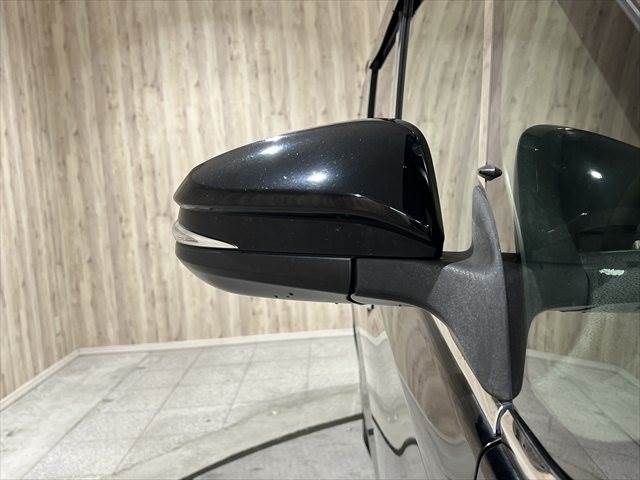 TOYOTA VOXY HYBRID 2014