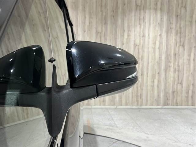 TOYOTA VOXY HYBRID 2014