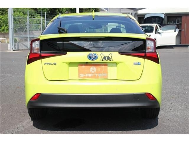 TOYOTA PRIUS 2019