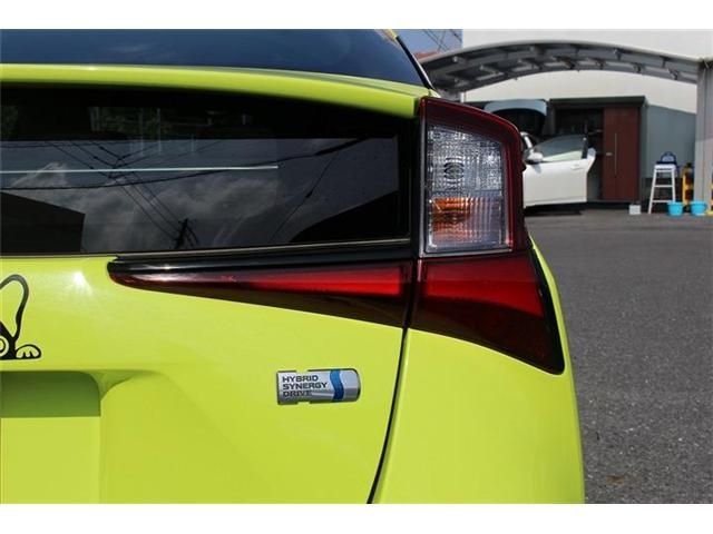 TOYOTA PRIUS 2019