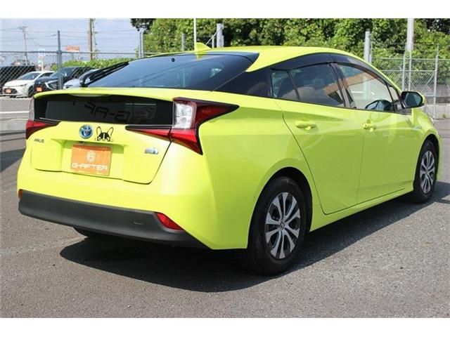 TOYOTA PRIUS 2019