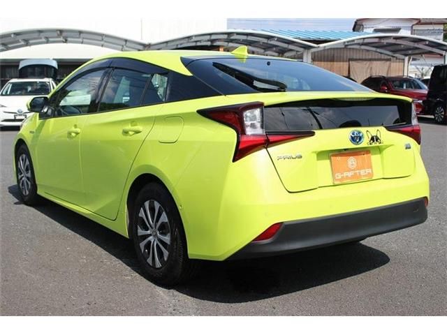 TOYOTA PRIUS 2019
