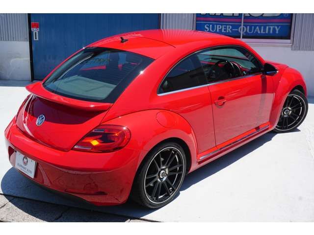 VOLKSWAGEN VOLKSWAGEN The BEETLE 2012