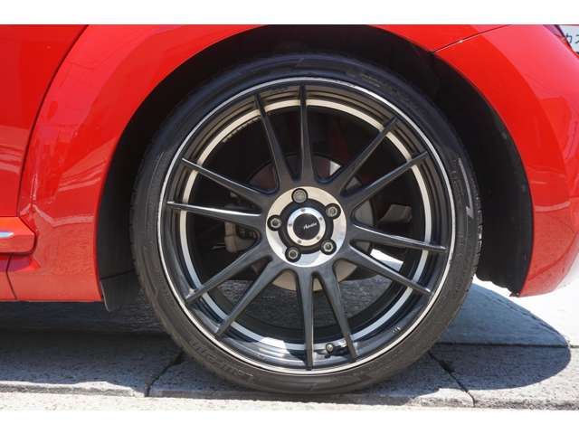 VOLKSWAGEN VOLKSWAGEN The BEETLE 2012