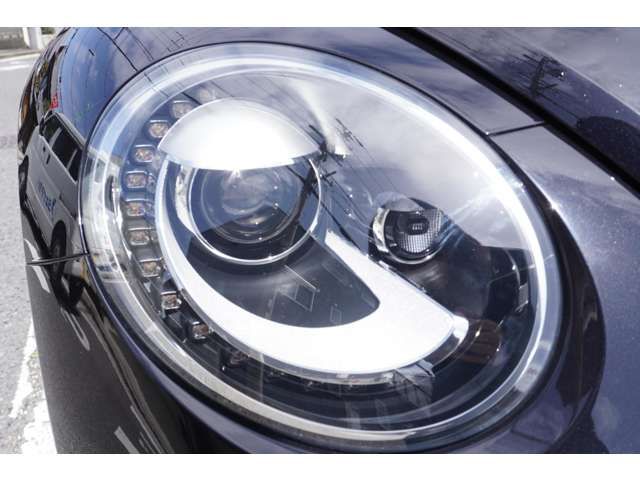 VOLKSWAGEN VOLKSWAGEN The BEETLE 2012