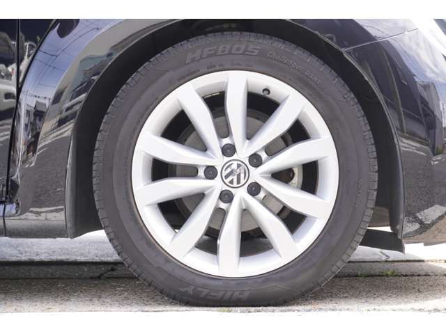 VOLKSWAGEN VOLKSWAGEN The BEETLE 2012