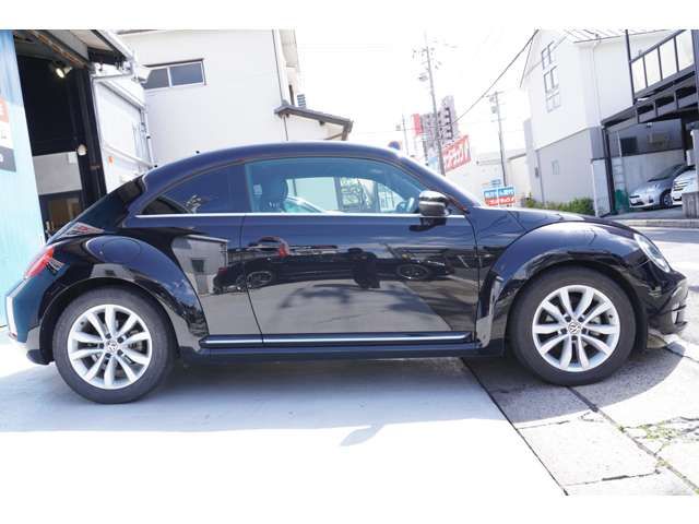 VOLKSWAGEN VOLKSWAGEN The BEETLE 2012