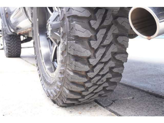 TOYOTA TANDORA 2WD 2012