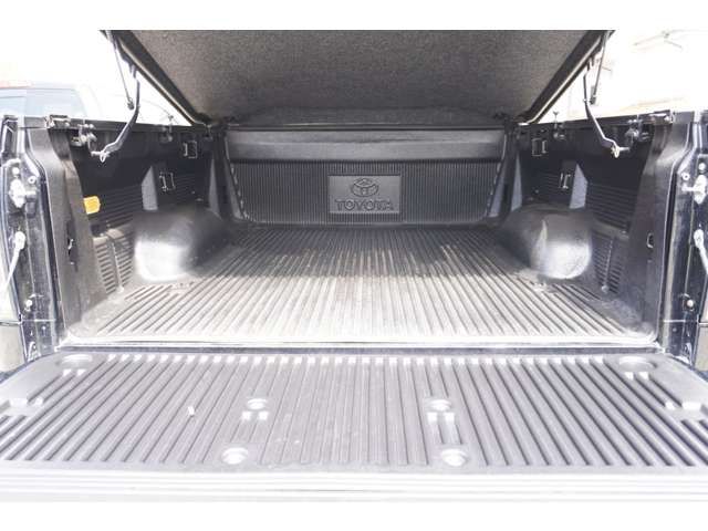 TOYOTA TANDORA 2WD 2012