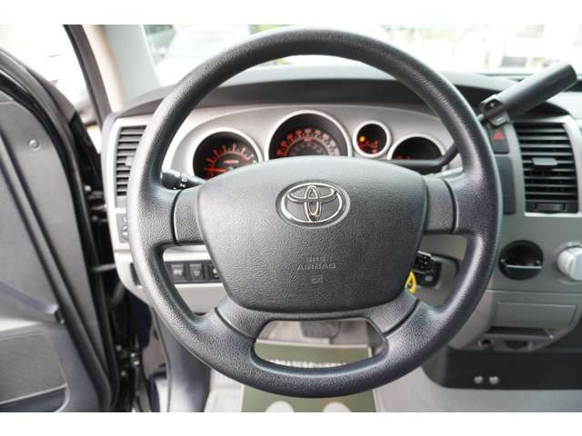 TOYOTA TANDORA 2WD 2012