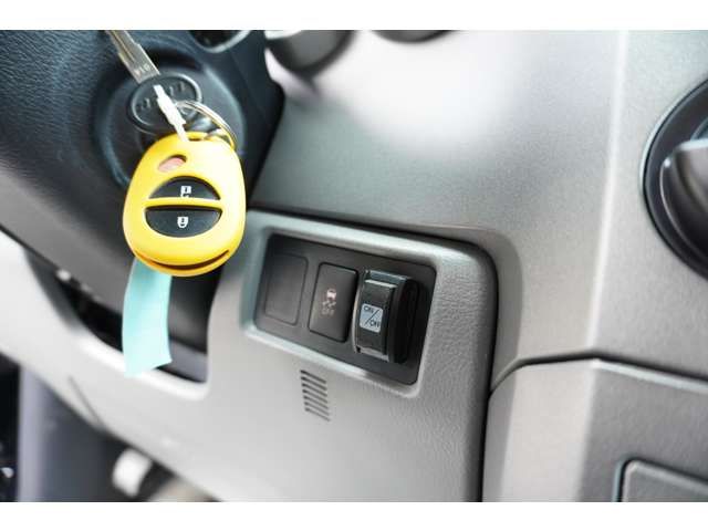 TOYOTA TANDORA 2WD 2012