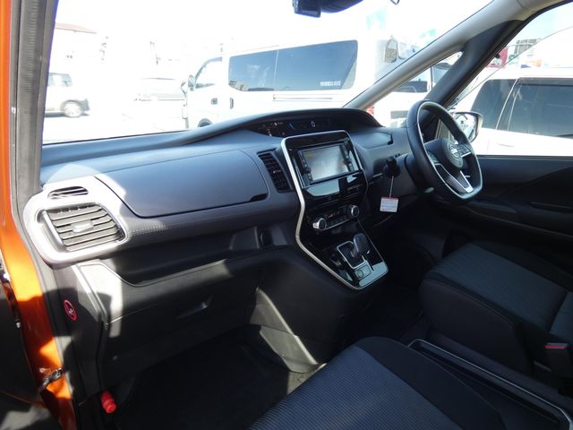 NISSAN SERENA  WG 2020