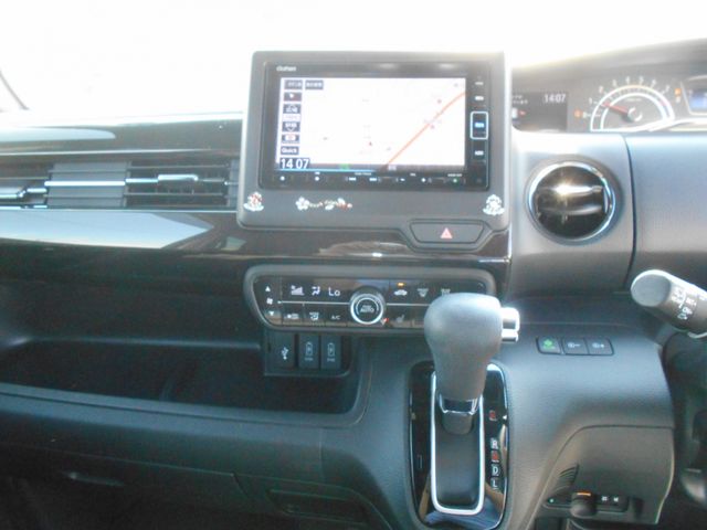 HONDA N BOX CUSTOM 2020