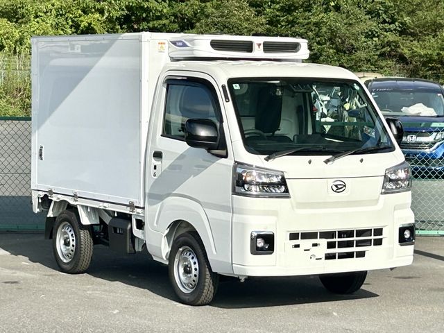 DAIHATSU HIJET truck 2024