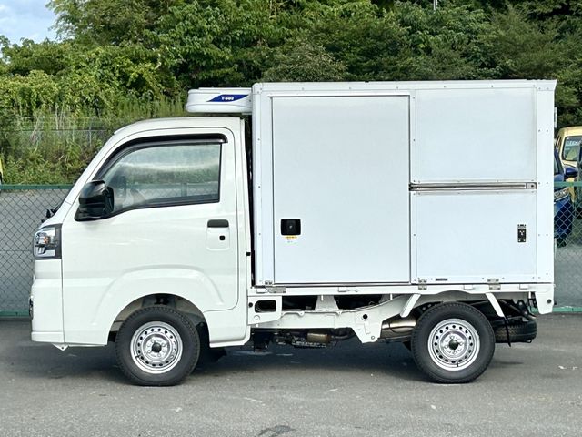 DAIHATSU HIJET truck 2024