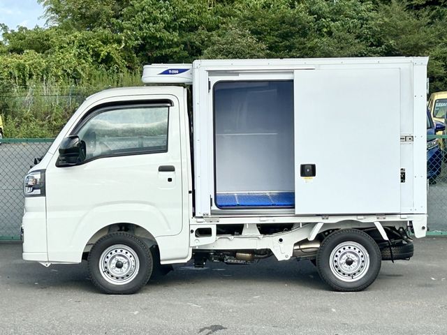 DAIHATSU HIJET truck 2024