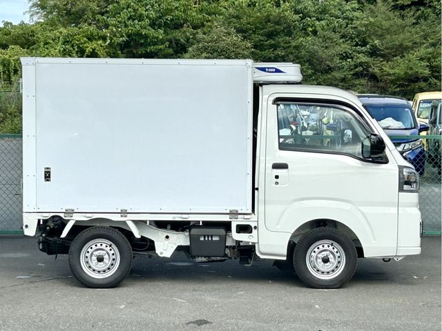 DAIHATSU HIJET truck 2024