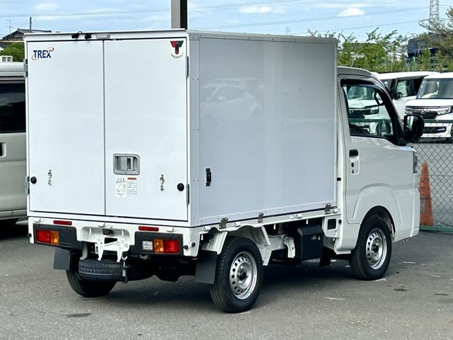 DAIHATSU HIJET truck 2024