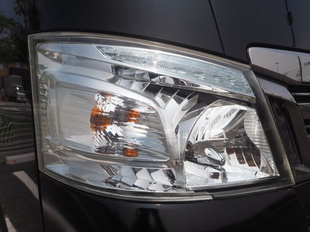 NISSAN NV350 CARAVAN 2015