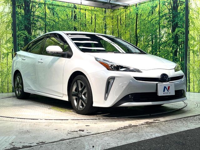 TOYOTA PRIUS 2021