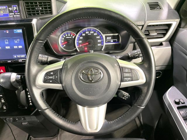 TOYOTA ROOMY 2017
