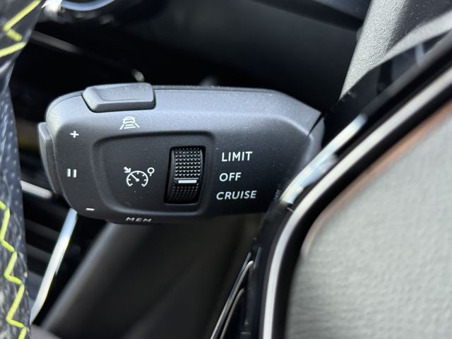 PEUGEOT PEUGEOT e-208 2023