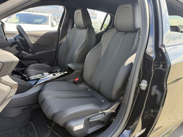 PEUGEOT PEUGEOT e-208 2023