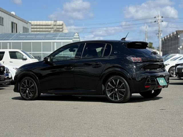 PEUGEOT PEUGEOT e-208 2023
